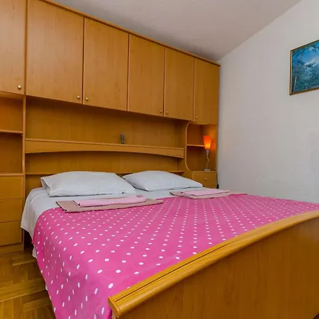 Apartment Vlado *