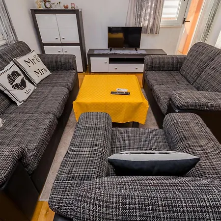 Vlado Apartment Trogir