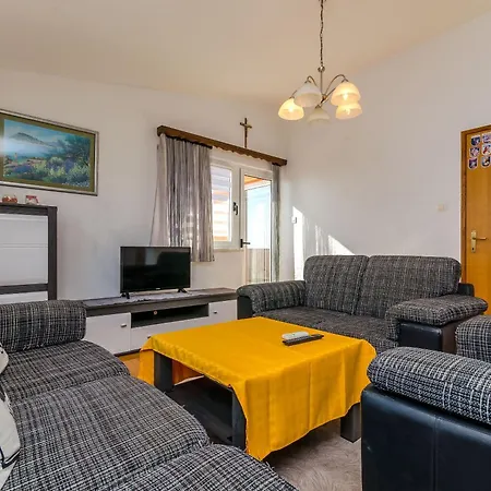 Vlado Apartment