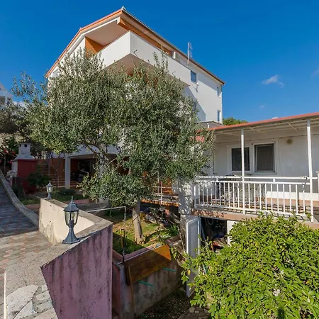 Vlado Apartment *
