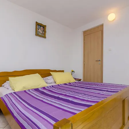Apartment Vlado *