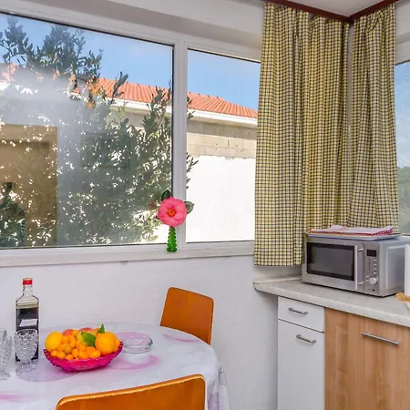 Vlado Apartment Trogir